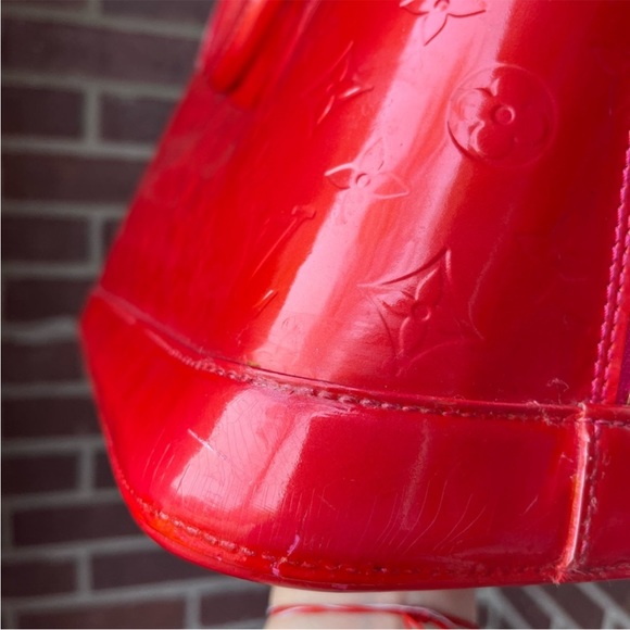 Authentic Louis Vuitton Alma Vernis GM - Picture 13 of 16